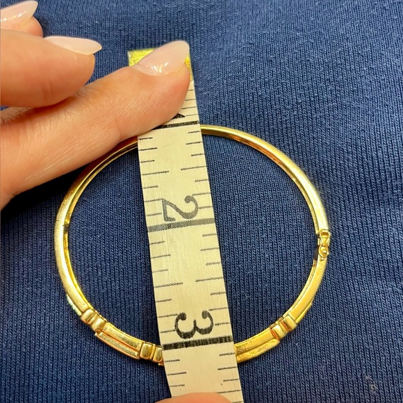 18K gold bangle with channel set emeralds, sapphires, rubies & diamond accents - Picture 9 of 9